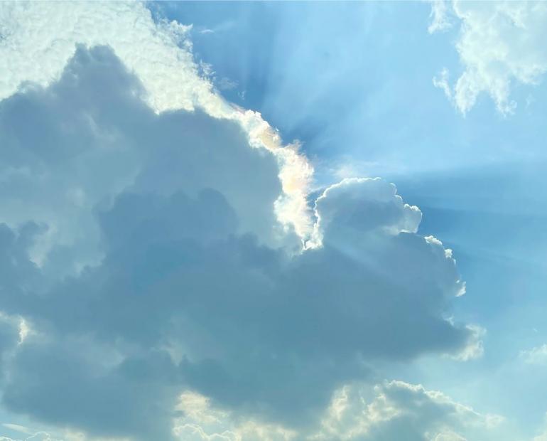 Cielo y nubes